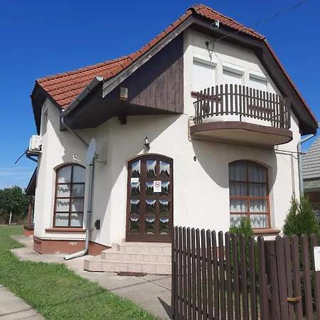 Guest house Zsuzsanna Vendeghaz Mezokovesd